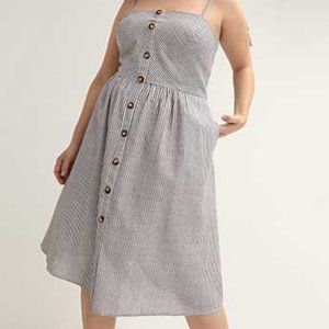 Button-Front Sleeveless Dress - City Chic - 14